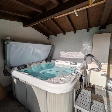 Villa Renovated With Hottub