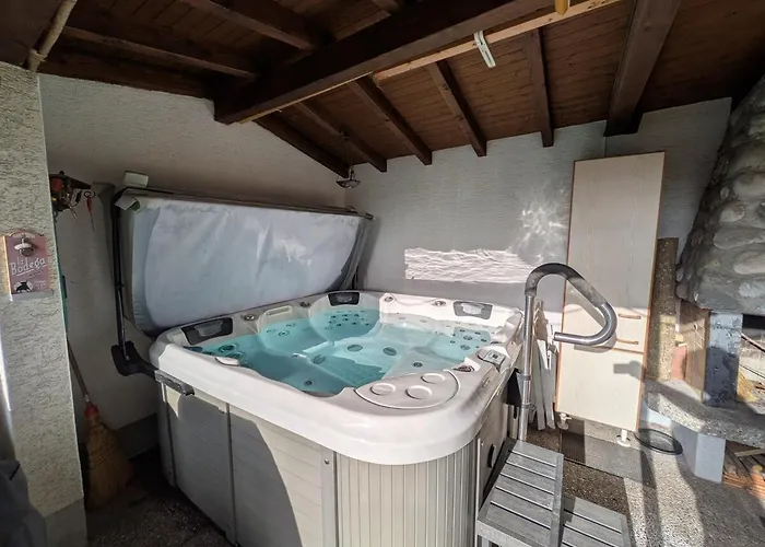 Villa Renovated With Hottub